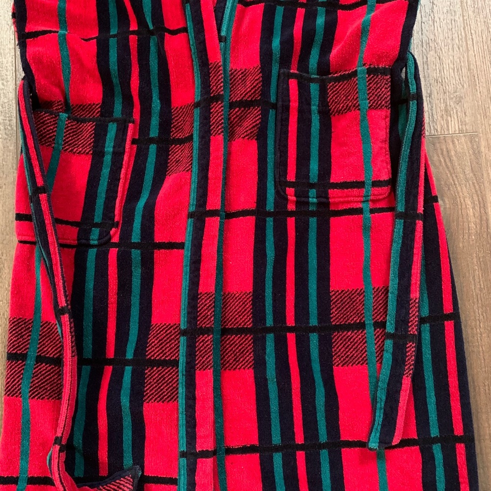 Robe - Picture 2 of 11